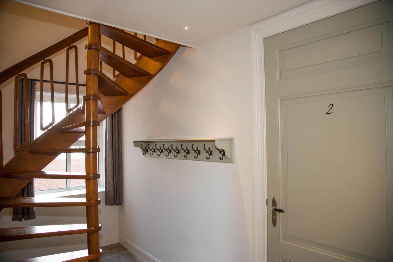 B&B Groepsaccommodatie De Pastorie Lage Mierde Exterior foto