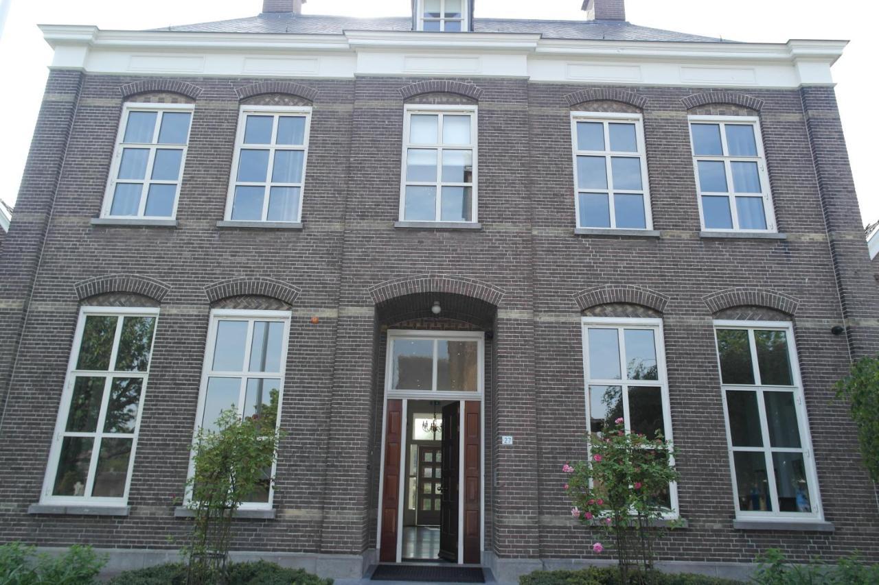 B&B Groepsaccommodatie De Pastorie Lage Mierde Exterior foto